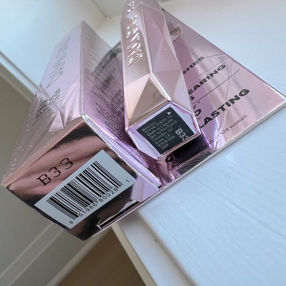 Too Faced DAMN GIRL! Mascara - Picture 2 of 5